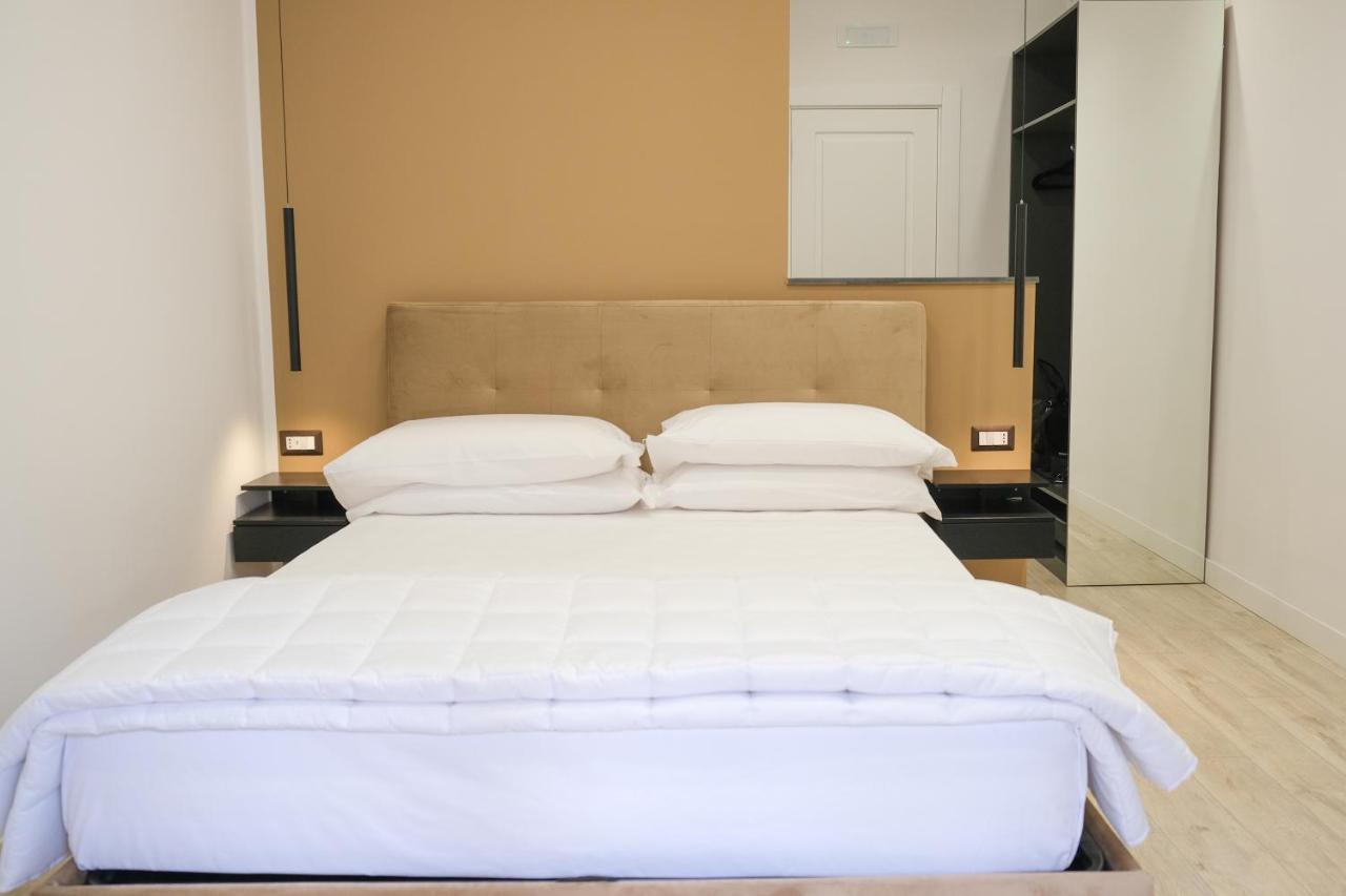 Aroma Apartment And B&B, Maschio Angioino Наполи Екстериор снимка
