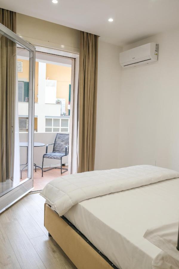 Aroma Apartment And B&B, Maschio Angioino Наполи Екстериор снимка